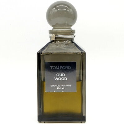 Tom Ford Oud Wood günstige Parfümprobe mit kostenlosem Versand. 